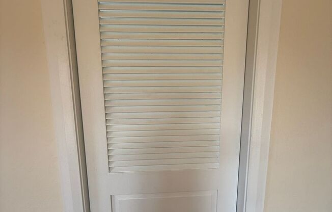 1 bed, 1 bath, 572 sqft, $1,510, Unit Old King Edward 21