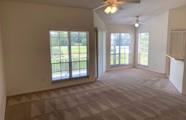 2/2 condo located near I-4/Milenia/Universal Studios