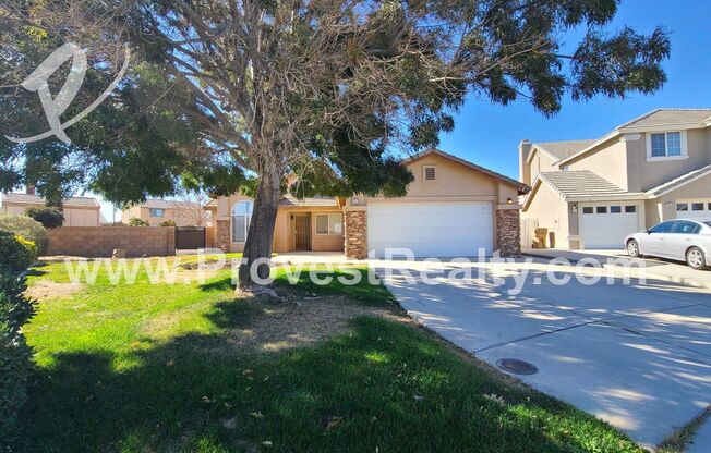 3 Bedroom 2 Bath Hesperia Home with a bonus room!!!!