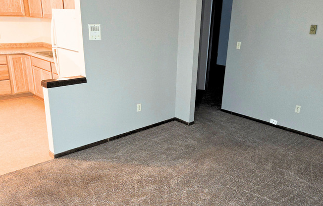 2 beds, 1 bath, $1,350, Unit Unit 6