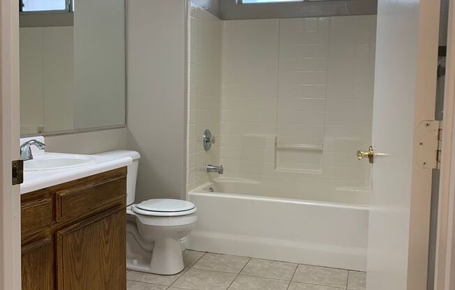 2 beds, 1 bath, 811 sqft, $1,625, Unit 2625-A