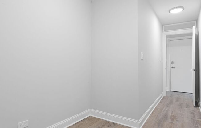 2 beds, 1 bath, $1,995, Unit 435