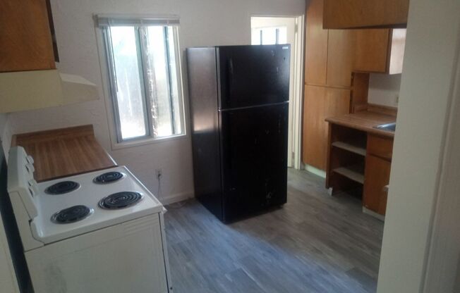 3 beds, 2 baths, 1,100 sqft, $1,500