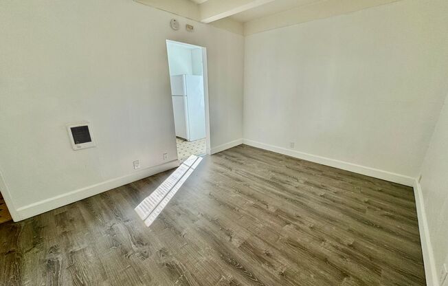 Studio, 1 bath, 300 sqft, $1,325, Unit #G