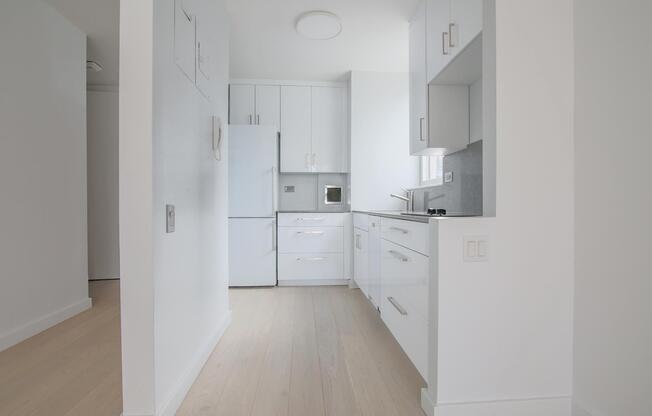 Studio, 1 bath, 612 sqft, $3,495, Unit 25-F