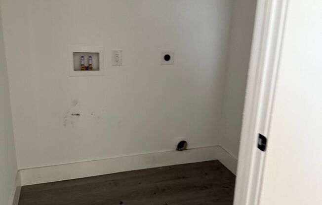 3 beds, 2.5 baths, 1,366 sqft, $1,549, Unit 1426