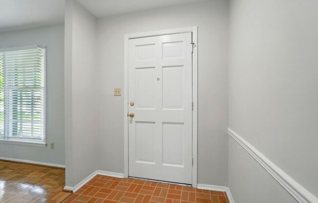 Ready to Move In and in Excellent Condition!