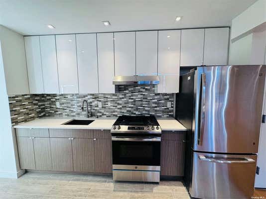 2 beds, 2 baths, 910 sqft, $3,950, Unit 7C