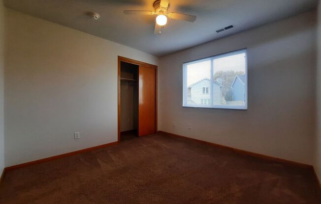 2 beds, 2 baths, 850 sqft, $985, Unit 304