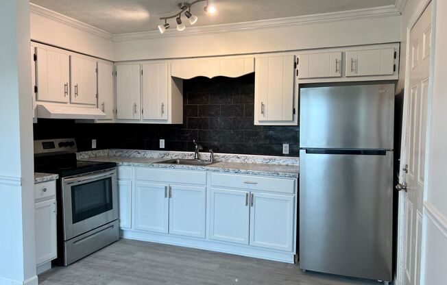 Completely updated 2 bedroom home minutes from Downtown Lagrange!