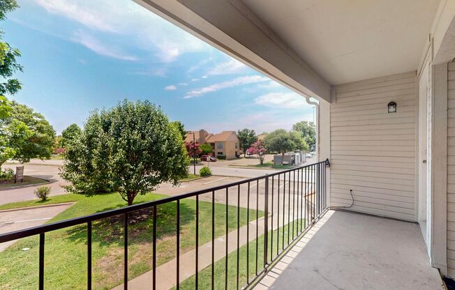 Stylish Upstairs Corner Unit Near Lake Ray Hubbard