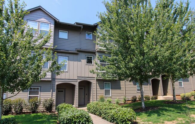 RENT SPECIAL: $500 Off First Full Month's Rent With One Year Lease!~ Madras 1951