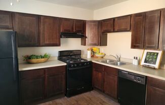 2 beds, 1 bath, 792 sqft, $850