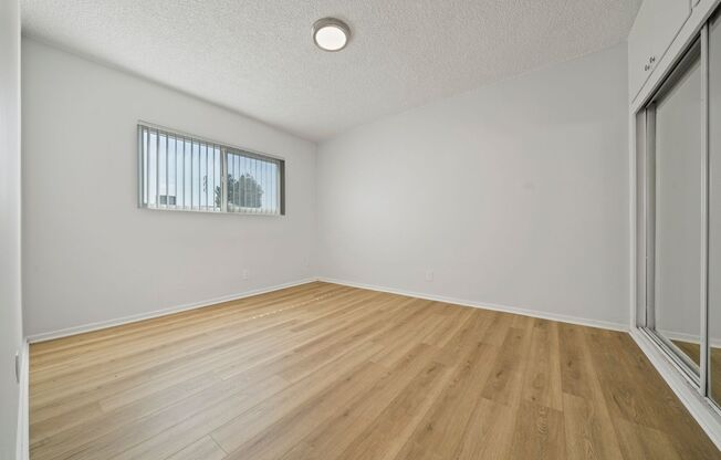 2 beds, 1 bath, $2,495, Unit 07