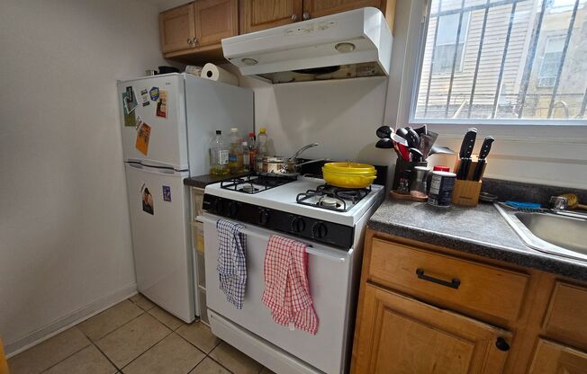 LOVELY 2 BEDROOM BREWERY TOWN HOUSE AVAILABLE JULY 10