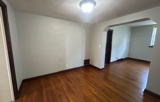 1003 W Locust St