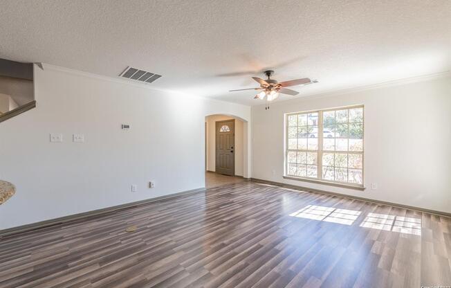 26131 WHITE EAGLE DR