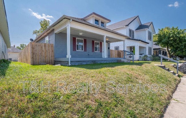 1327 E MINNESOTA ST