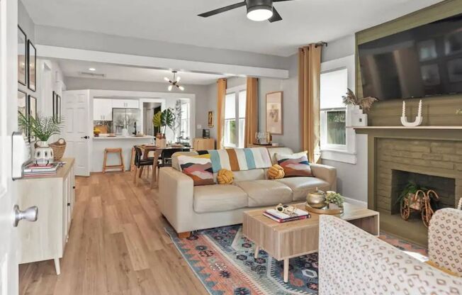 Completely furnished ready to live in just bring your suitcase