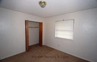 3 beds, 1.5 baths, $1,250