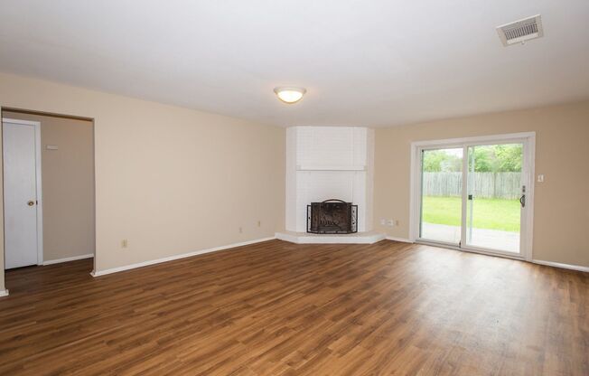 Just off Mopac, One Story South Austin - Nice Open Floor Plan