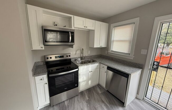 Great renovated 2 bedroom house in Richmond