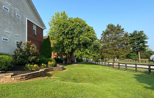 2 beds, 2 baths, 1,048 sqft, $1,295, Unit 4500-101