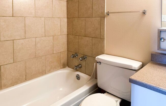 1 bed, 1 bath, 642 sqft, $1,245, Unit 115