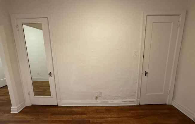 1 bed, 1 bath, 962 sqft, $1,510, Unit New King Edward  306