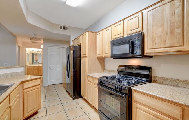 2 beds, 2 baths, $1,600