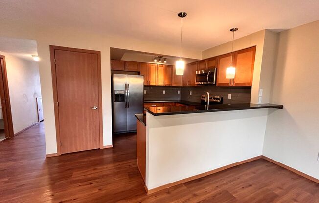 3 beds, 2.5 baths, 1,600 sqft, $1,795, Unit 613