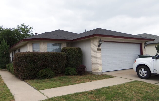 3 beds, 2 baths, $1,200