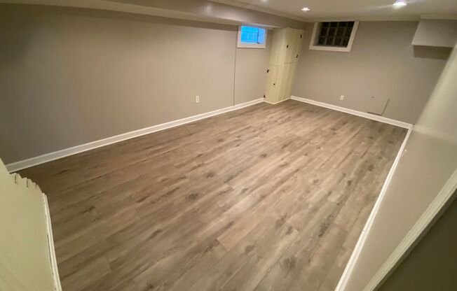 4 beds, 2.5 baths, $4,199