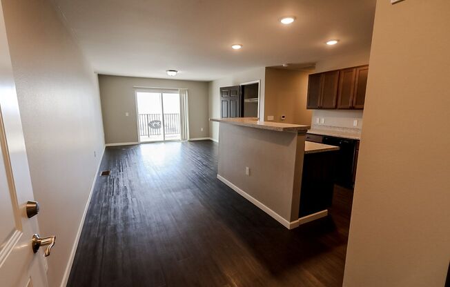 3 beds, 2 baths, 1,180 sqft, $1,500, Unit 3500-104