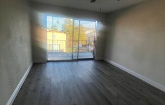 2 beds, 1 bath, $2,550, Unit 08