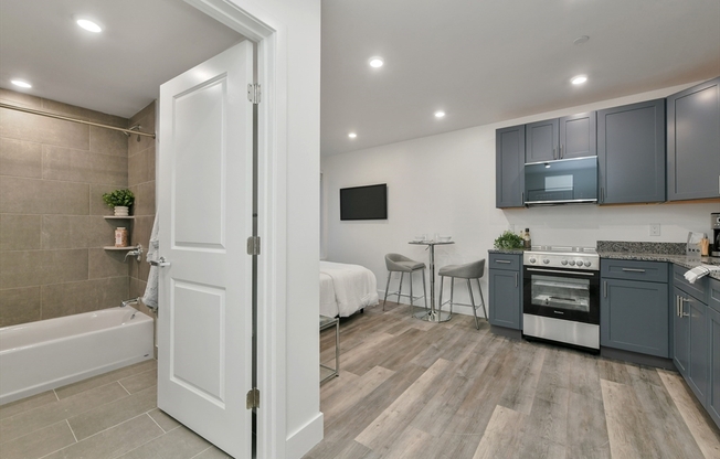 Studio, 1 bath, $1,575, Unit 524