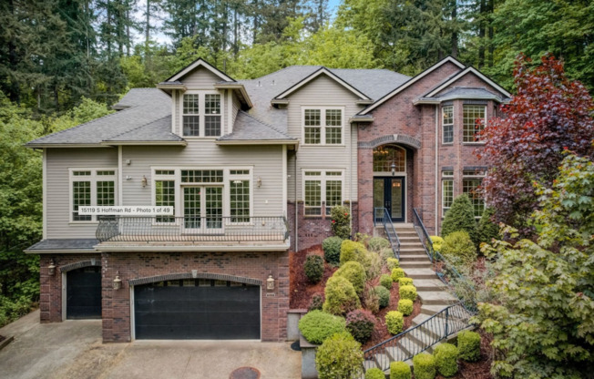 Your 4 bed/4bath Dream Home Awaits in the Tranquil Hills of Oregon City! 5000sqft! Private!