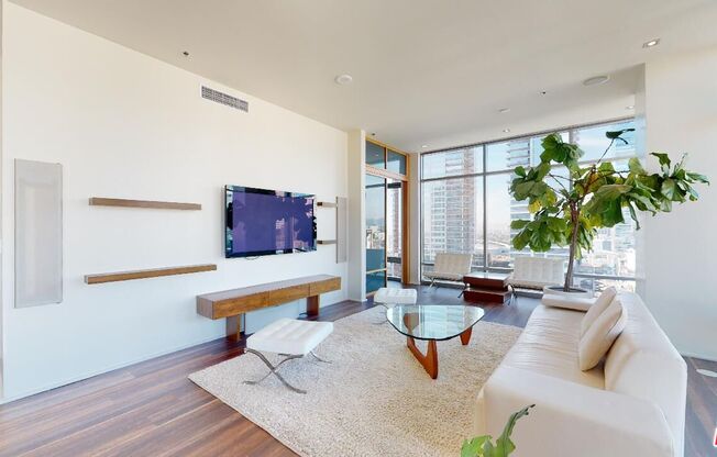 2 beds, 3 baths, 1,660 sqft, $6,000, Unit 1616