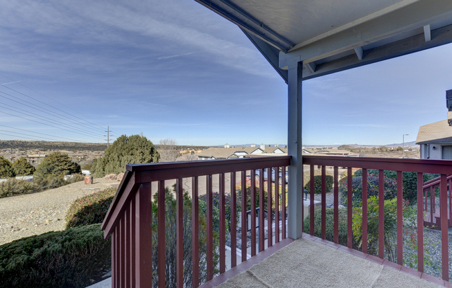 Great views from this 2X2 Montana Terrace Condo in Prescott!