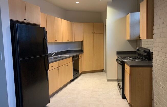 1 bed, 1 bath, 684 sqft, $1,270, Unit 407