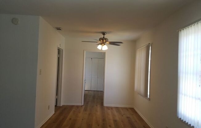 3 beds, 1.5 baths, 1,270 sqft, $5,450, Unit 405