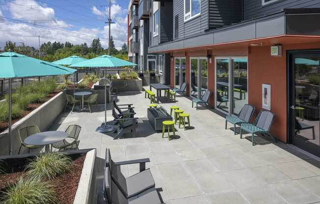 ArcCentral_Beaverton_OR_Amenity_CommunityRoomOutdoorSpace