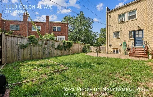 1119 COLONIAL AVE