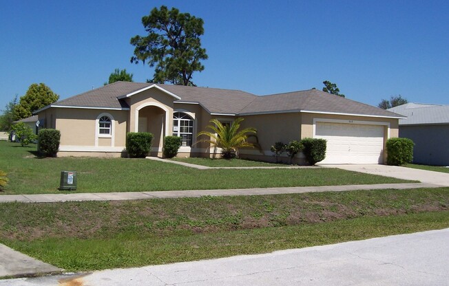 3 beroom, 2 bath Single family home For Rent at 505 Pine Top Place Poinciana, FL 34758