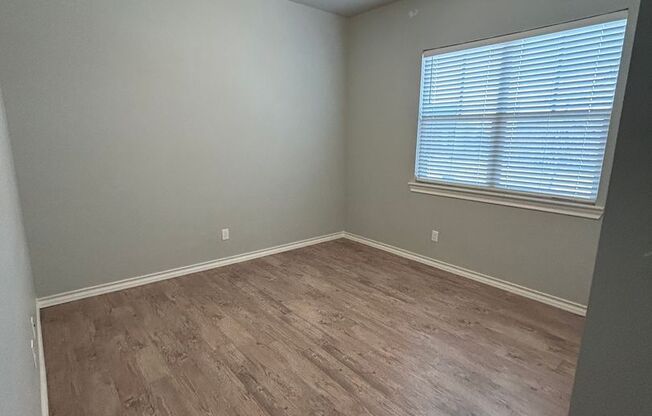 3 beds, 2 baths, $2,000, Unit # 8 550 250 10