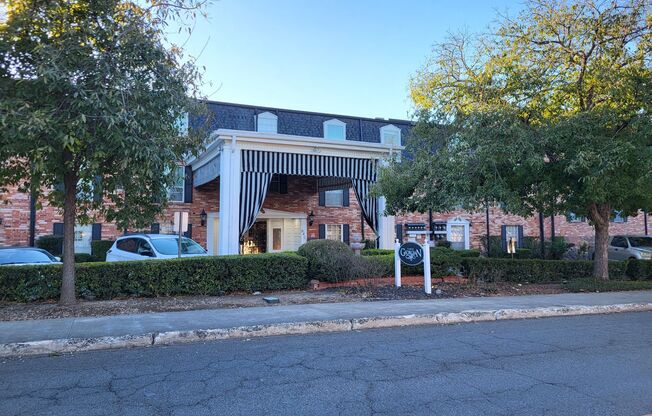 1 bed, 1 bath, $850, Unit # 350A