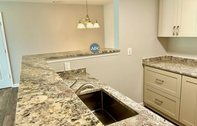 Modern 3-Bed Condo: Lovely Appliances, LVP Flooring and More!