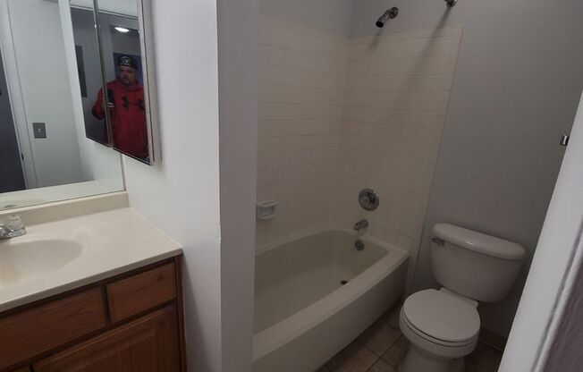 1 bed, 1 bath, 671 sqft, $975, Unit 3707-3B