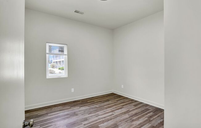 Escape to Serenity: Experience the Charm of our One-Bedroom Cottage!