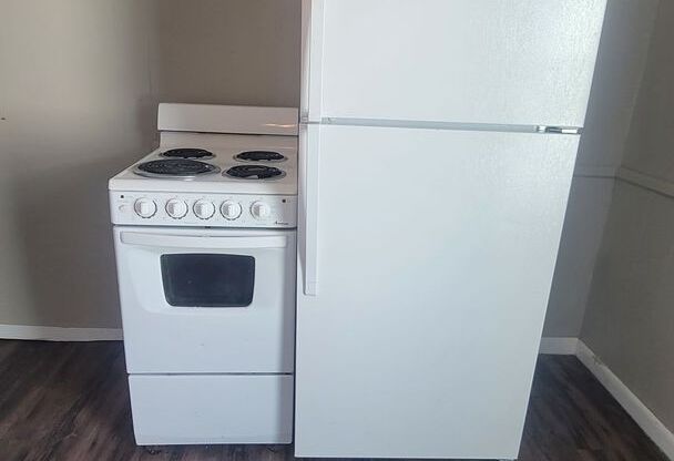 1 bed, 1 bath, $550, Unit 518 N Washington St - 2